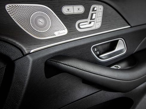 Used 2023 Mercedes-Benz GLS 580 4MATIC image 20