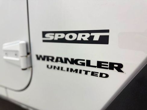 Used 2017 Jeep Wrangler Unlimited Sport w/ Quick Order Package 24S AWD/4WD image 34