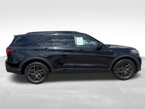 Used 2025 Ford Explorer ST-Line w/ ST-Line Street Pack image 13