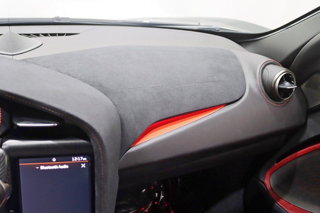 Used 2018 McLaren 720S RWD image 37