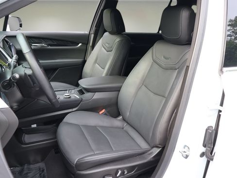 Certified 2024 Cadillac XT6 Premium Luxury FWD image 11
