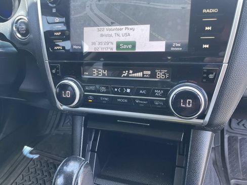Used 2018 Subaru Outback 2.5i Limited AWD/4WD image 29