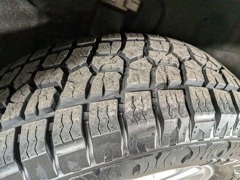 Certified 2023 Jeep Grand Cherokee Laredo image 14