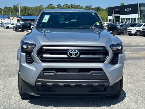 Used 2024 Toyota Tacoma SR image 8