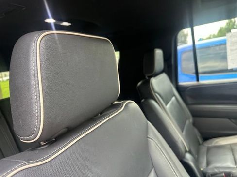 Used 2021 GMC Yukon XL SLT w/ SLT Premium Package AWD/4WD image 16