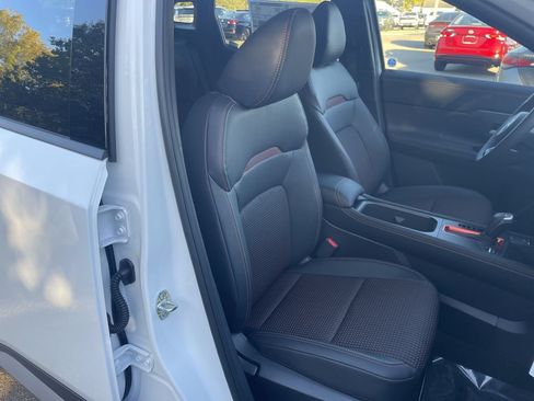 New 2026 Nissan Kicks SR w/ Cold Weather Package AWD/4WD image 19