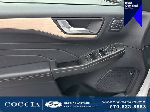Certified 2022 Ford Escape Titanium w/ Titanium Elite Package AWD/4WD image 12