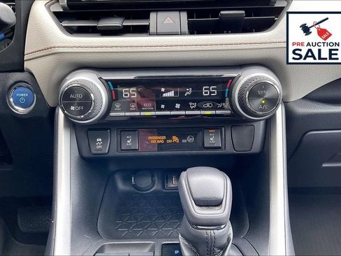 Used 2021 Toyota RAV4 XLE w/ Convenience Package AWD/4WD image 32
