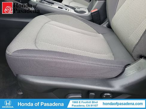 Used 2024 Subaru Crosstrek 2.0i Premium AWD/4WD image 21