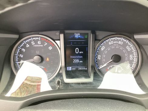 Used 2023 Toyota Tacoma TRD Off-Road w/ Technology Package AWD/4WD image 11