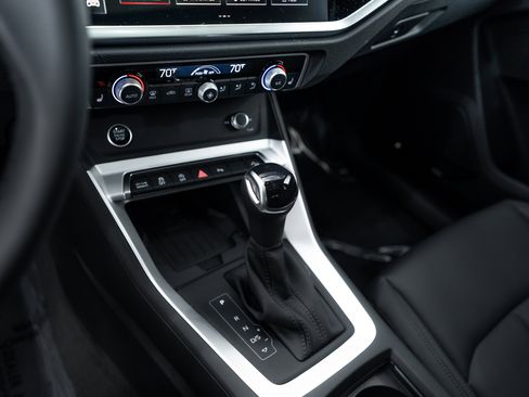 New 2025 Audi Q3 2.0T Premium image 10
