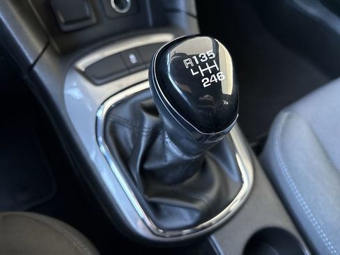 Used 2018 Chevrolet Cruze LT w/ Convenience Package image 15