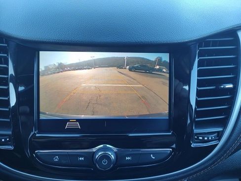 Used 2022 Chevrolet Trax LT w/ LT Convenience Package image 16