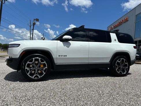 Used 2024 Rivian R1S Adventure AWD/4WD image 3