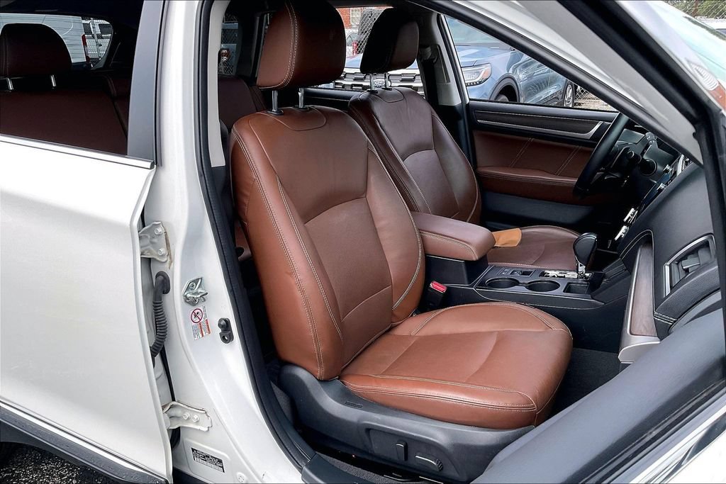 Used 2019 Subaru Outback 2.5i Touring AWD/4WD image 6