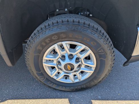 Used 2025 Chevrolet Silverado 2500 LT w/ Convenience Package AWD/4WD image 9
