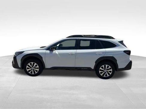 Used 2025 Subaru Outback Premium image 7