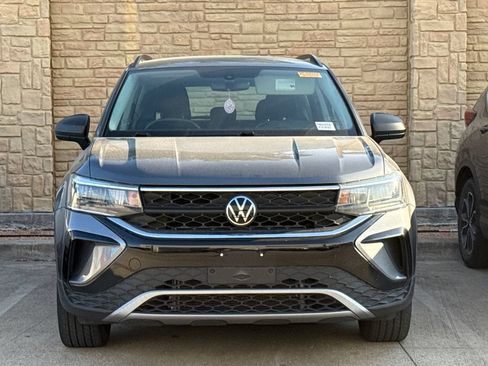 Used 2023 Volkswagen Taos S FWD image 2