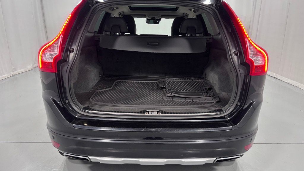 Used 2015 Volvo XC60 T6 Platinum AWD/4WD image 29