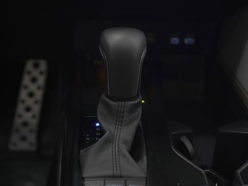 Used 2025 Toyota Camry SE image 16