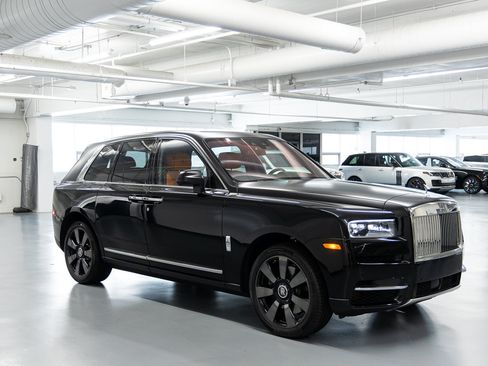 Certified 2024 Rolls-Royce Cullinan AWD/4WD image 9