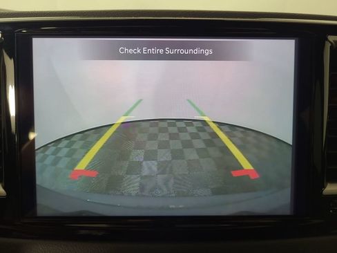 Used 2025 Chrysler Pacifica Select FWD image 9