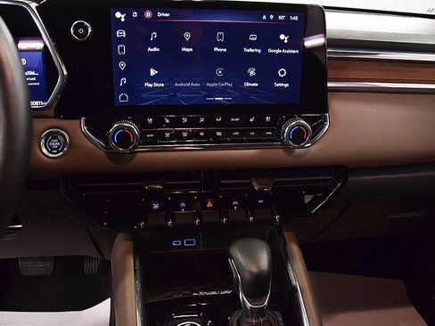 Used 2023 GMC Canyon Denali image 25