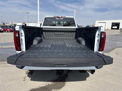 New 2026 GMC Sierra 3500 Denali w/ Denali Reserve Package image 7