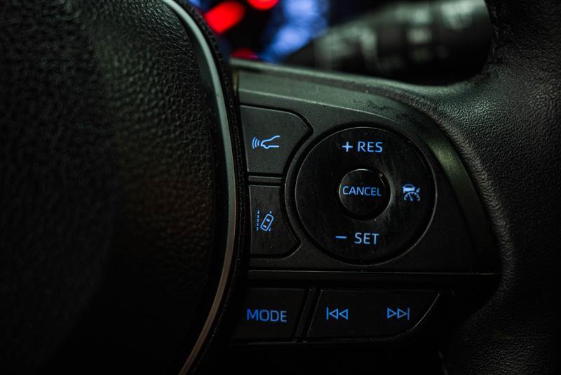 Used 2022 Toyota RAV4 XLE Premium AWD/4WD image 19