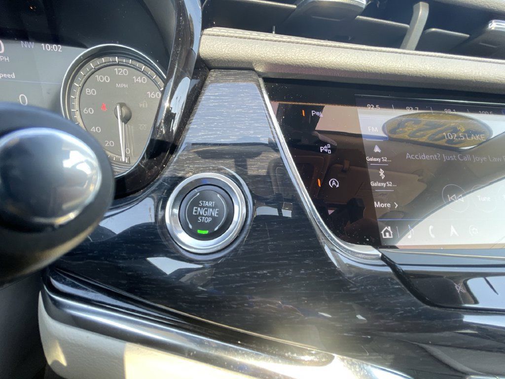 Used 2023 Cadillac XT6 Premium Luxury w/ Technology Package FWD image 16