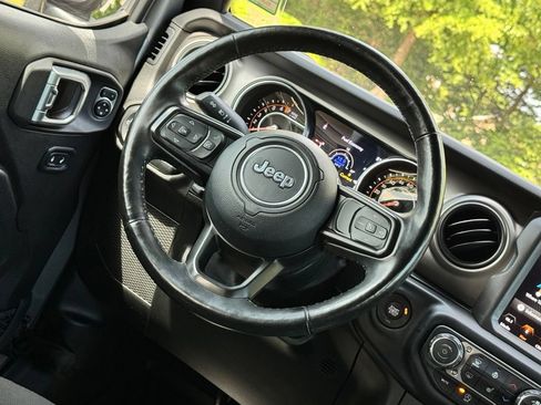 Used 2020 Jeep Wrangler Unlimited Sport S w/ Sun And Sound Package AWD/4WD image 15
