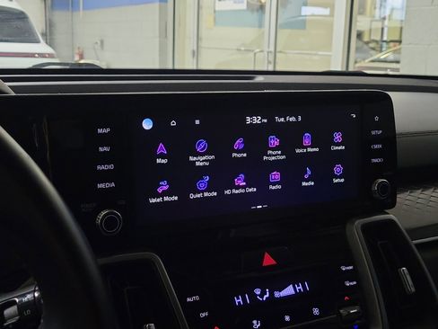 Used 2023 Kia Sorento S image 28