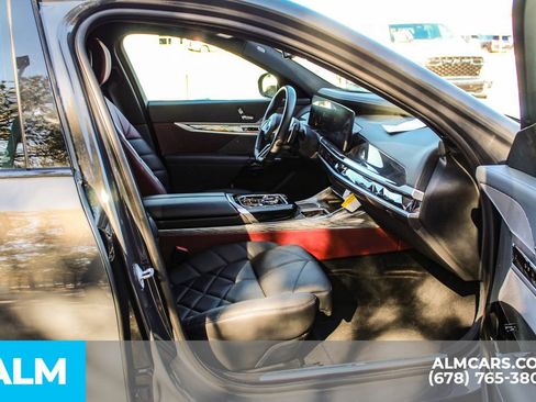 Used 2023 BMW 740i w/ Parking Assistance Package image 21