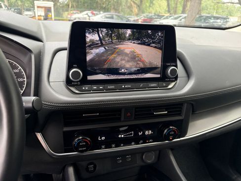 Used 2025 Nissan Rogue SV FWD image 25