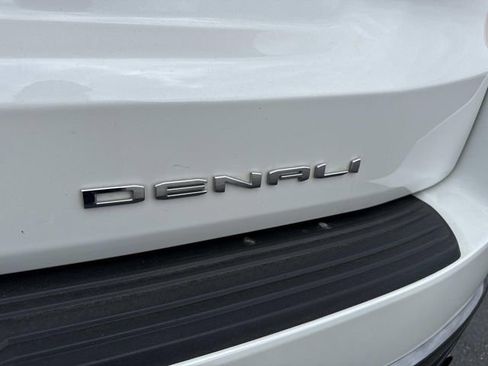 Used 2023 GMC Yukon Denali Ultimate AWD/4WD image 4