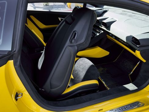 Used 2023 Lamborghini Huracan Tecnica image 48