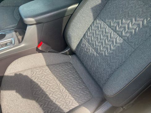 Used 2024 Chevrolet Equinox LT FWD image 19
