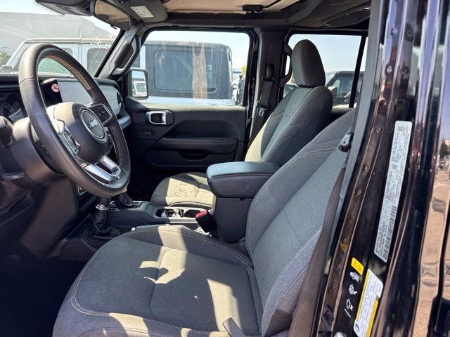 Used 2024 Jeep Wrangler Unlimited Sahara AWD/4WD image 9