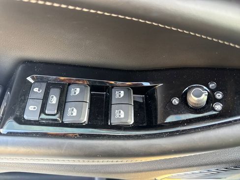 Used 2021 Jeep Grand Cherokee L Overland w/ Luxury Tech Group IV image 15