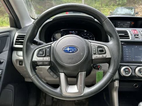 Used 2017 Subaru Forester 2.5i Premium AWD/4WD image 8
