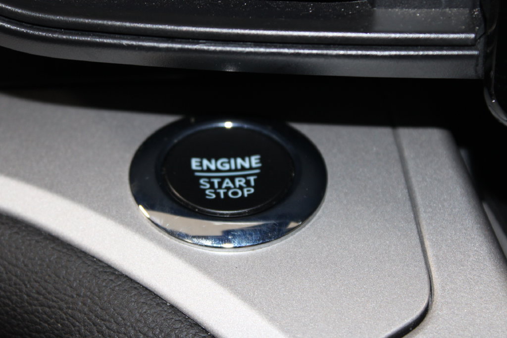 Used 2023 Ford Explorer XLT AWD/4WD image 41