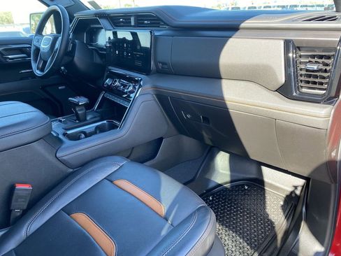 Used 2025 GMC Sierra 1500 AT4 w/ AT4 Premium Package AWD/4WD image 30