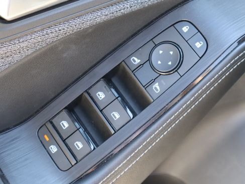 Used 2023 Nissan Rogue SV FWD image 19