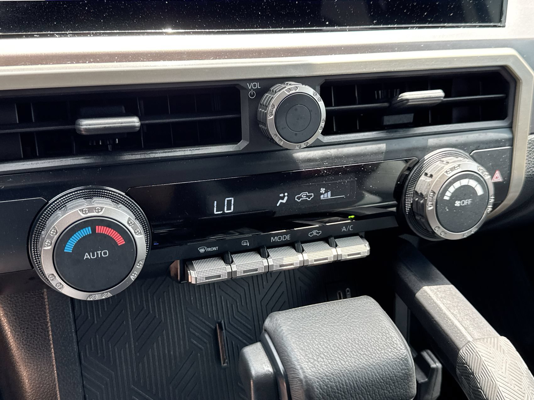 Used 2024 Toyota Tacoma TRD Sport AWD/4WD image 18