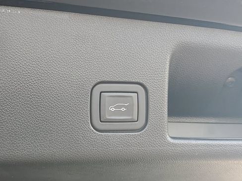 Certified 2024 Chevrolet Equinox EV LT FWD image 8