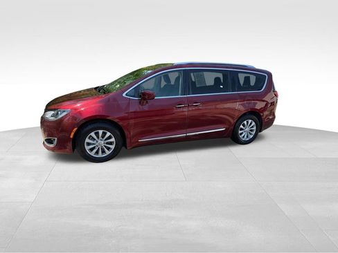 Used 2019 Chrysler Pacifica Touring-L FWD image 5