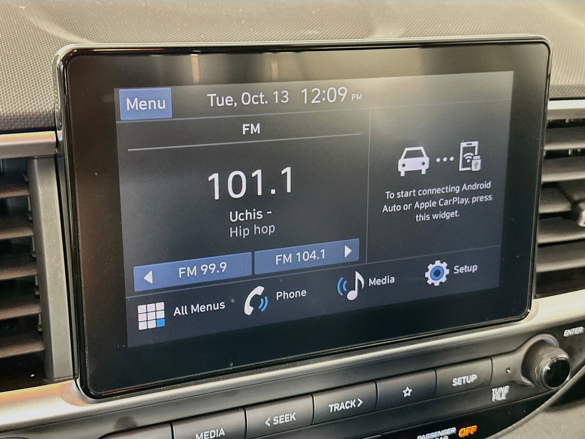 Used 2025 Hyundai Venue SEL FWD image 21