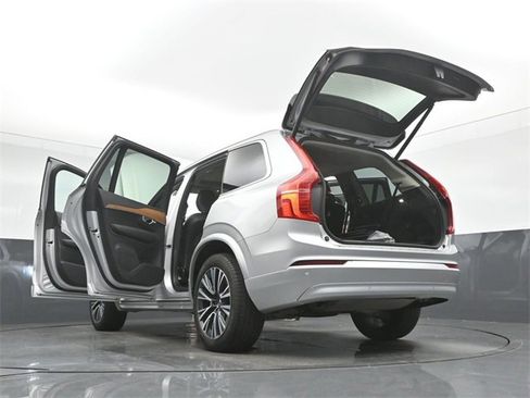 Used 2022 Volvo XC90 T6 Momentum w/ Climate Package image 57