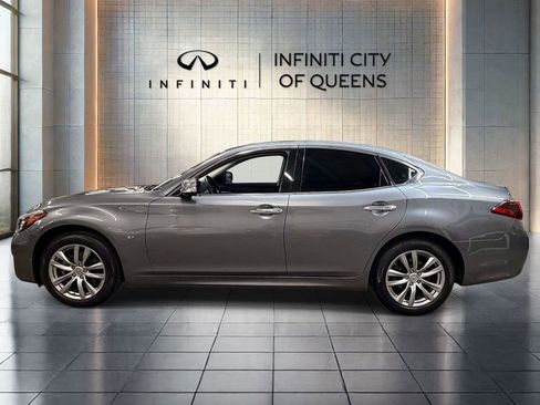 Used 2019 INFINITI Q70 Luxe w/ Proactive Package AWD/4WD image 4