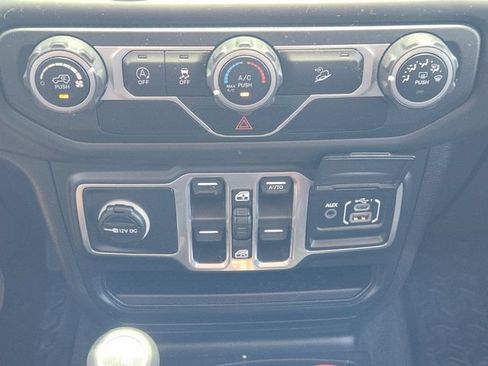 Used 2018 Jeep Wrangler Unlimited Sport S AWD/4WD image 15